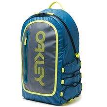 Load image into Gallery viewer, Oakley Men&#39;s 90&#39;s Backpack
