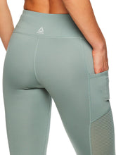 Load image into Gallery viewer, Reebok Women&#39;s Focus Capri Leggings
