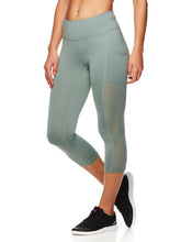 Load image into Gallery viewer, Reebok Women&#39;s Focus Capri Leggings

