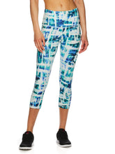 Load image into Gallery viewer, Reebok Women&#39;s Printed Highrise Capri Lyre Leggings
