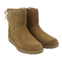 Load image into Gallery viewer, UGG Women&#39;s Drew Sunshine Perferated Boots
