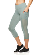 Load image into Gallery viewer, Reebok Women&#39;s Focus Capri Leggings
