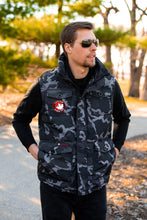Load image into Gallery viewer, Canada Weather Gear Men&#39;s Puffer Vest Black Camo XL

