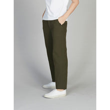 Load image into Gallery viewer, Quiksilver Women&#39;s Flared Cropped Linen Pants
